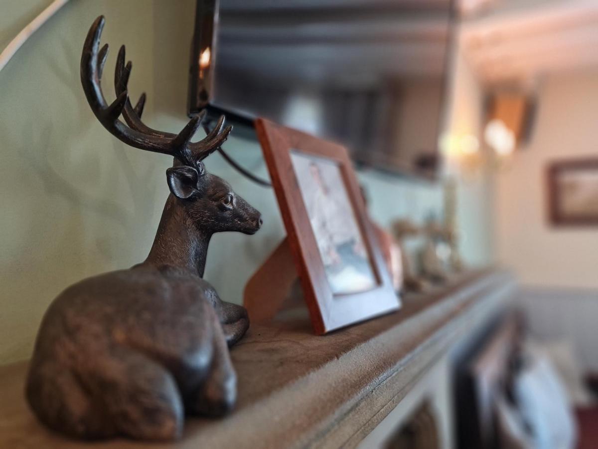 Peak District, The Greyhound Inn, Warslow Circa 1750 Exteriör bild